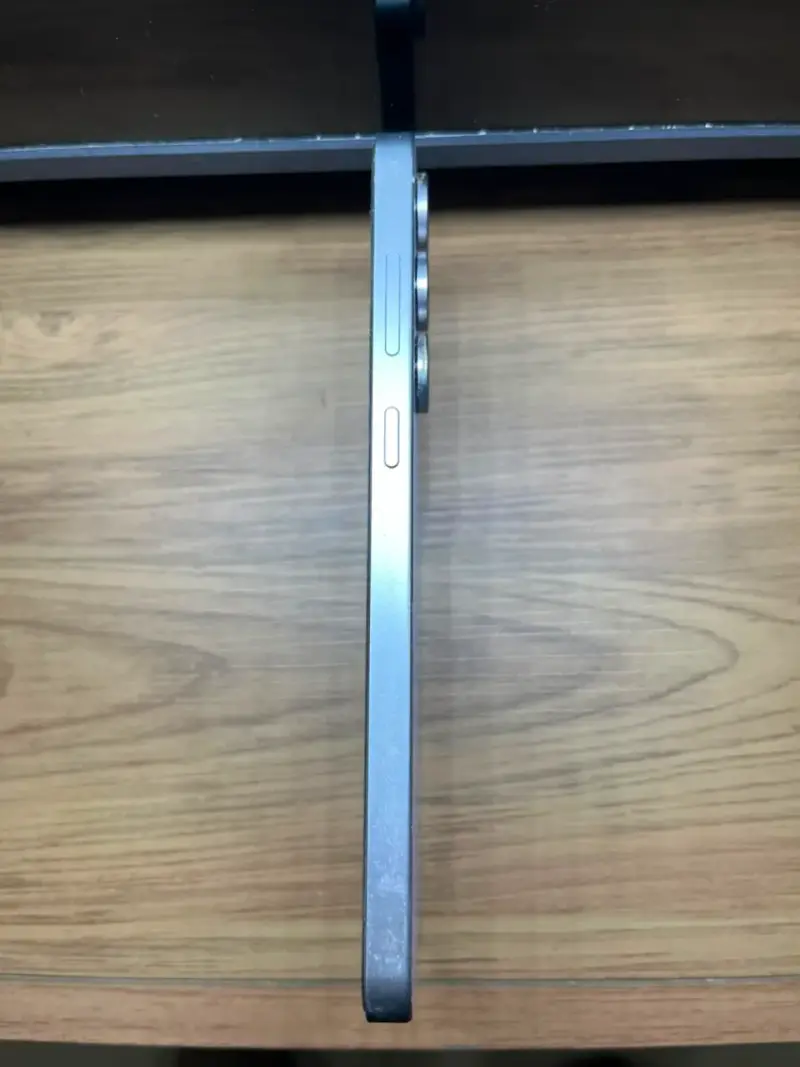 SAMSUNG S25 FE - 3