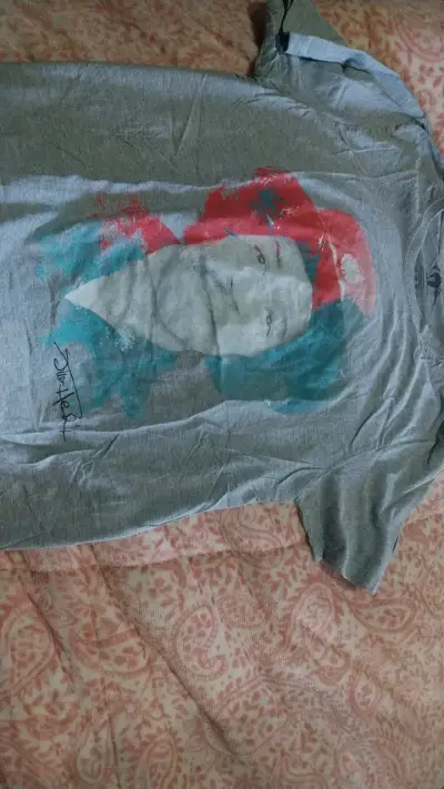 Polera gris con diseño de Jimi Hendrix - miniatura 1
