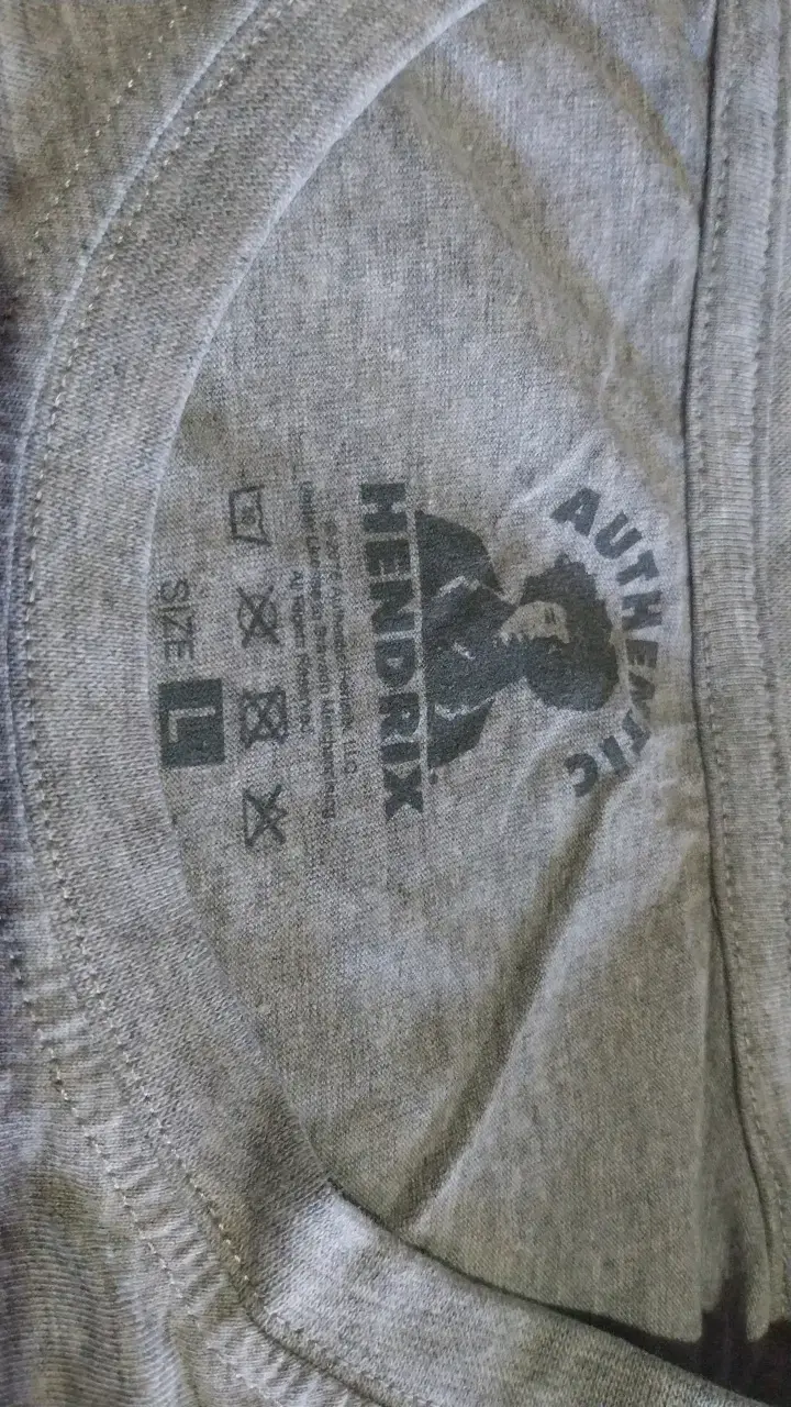 Polera gris con diseño de Jimi Hendrix - 2
