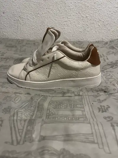Zapatillas blancas Red Label con detalles marrones - miniatura 2