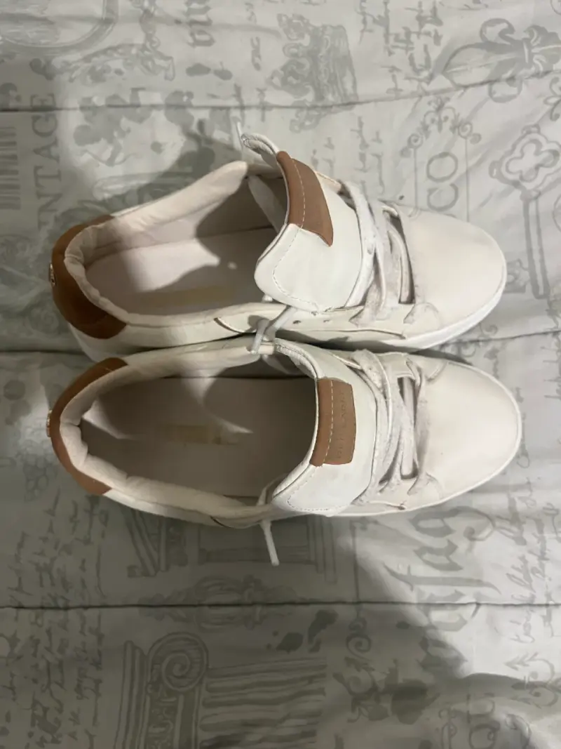 Zapatillas blancas Red Label con detalles marrones - 4