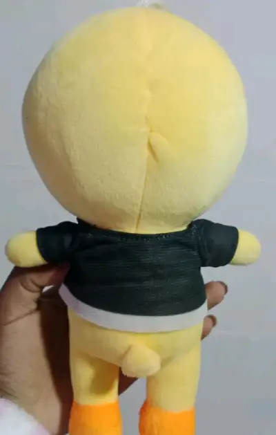 Peluche de pato amarillo con camiseta negra - miniatura 2