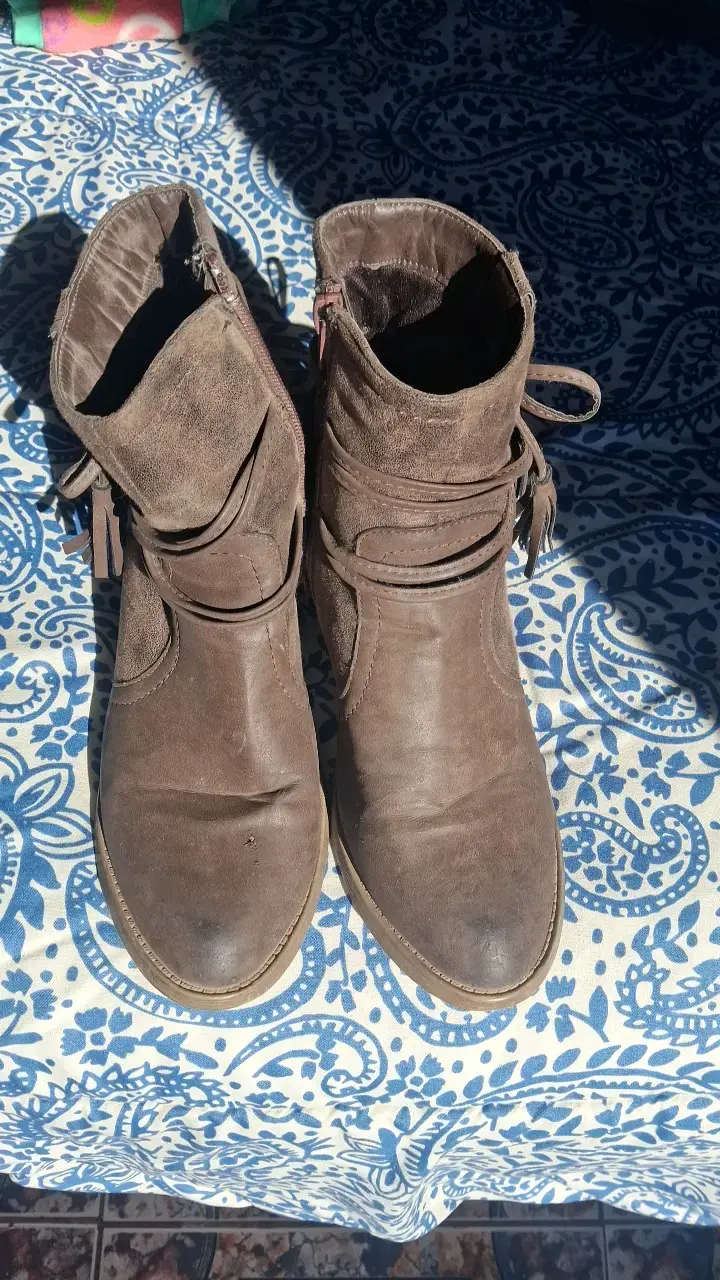 Botines de cuero marrón para mujer
