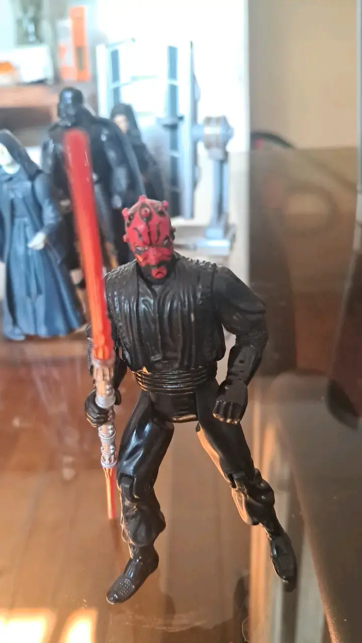 Figura de acción Darth Maul con sable de luz - 4