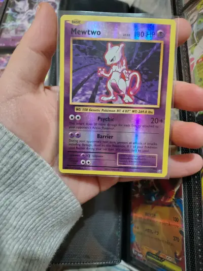 Tarjetas Pokémon Mewtwo V y VSTAR - miniatura 3