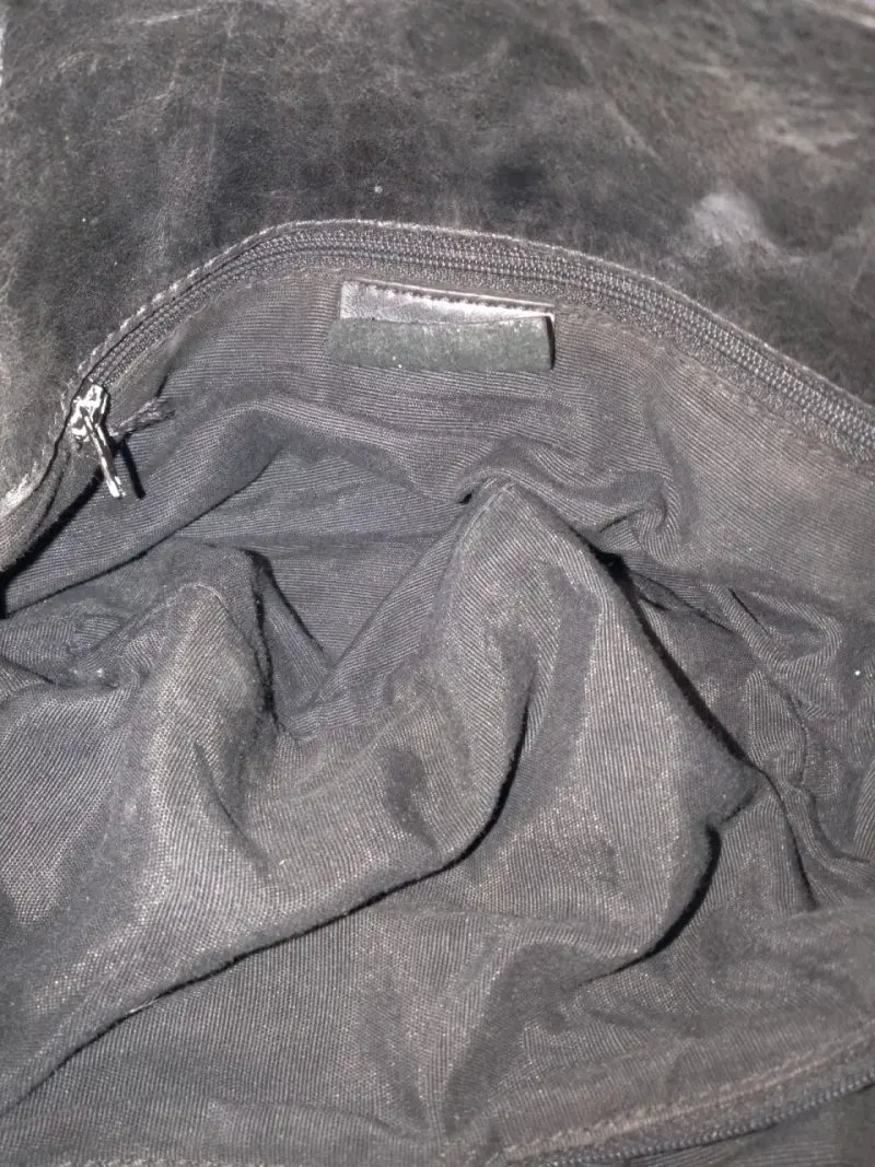 Bolso de cuero negro con hebilla - 4