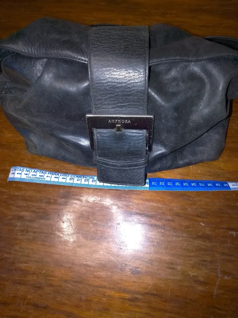 Bolso de cuero negro con hebilla - 5