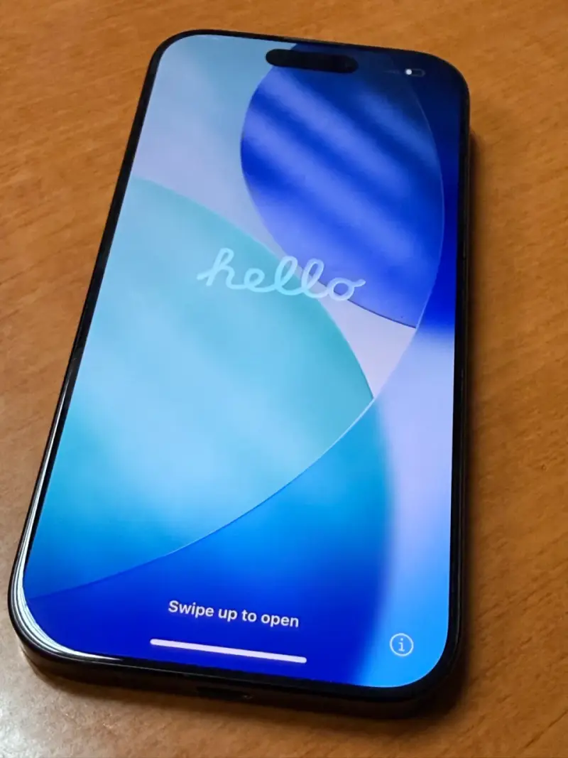 iPhone 16 Pro en excelente estado - 1