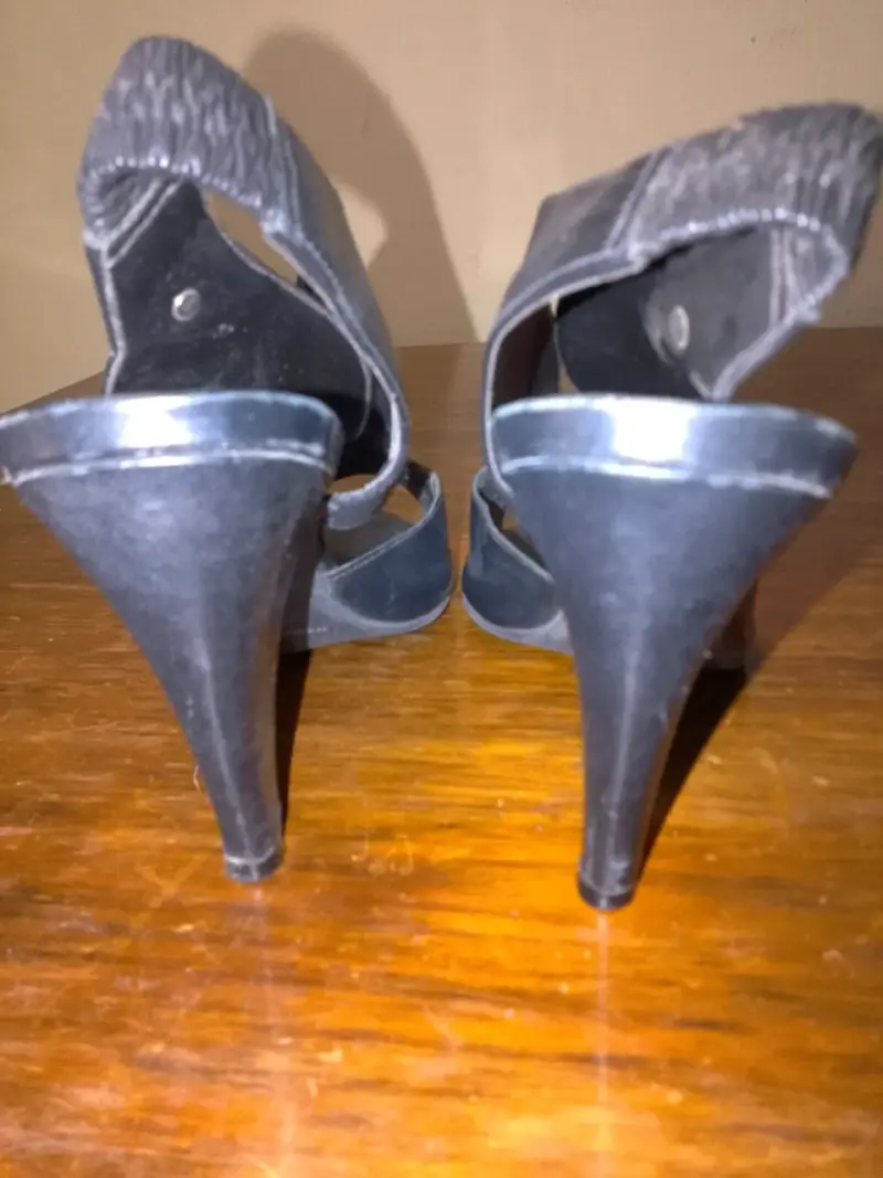 Sandalias de tacón alto negras elegantes - 3