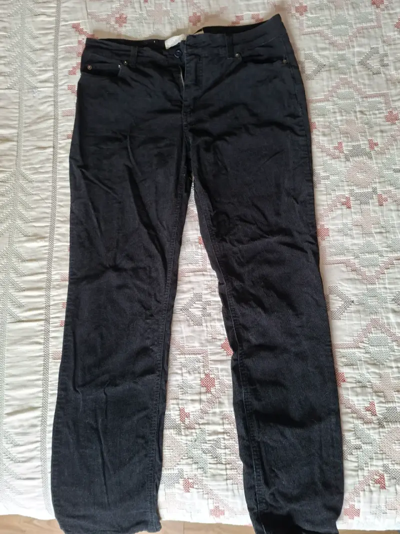 Jeans negros de mezclilla