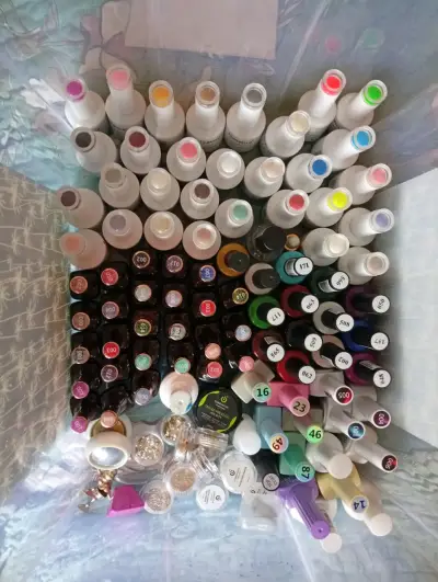 Kit de esmaltes y accesorios para uñas - miniatura 1
