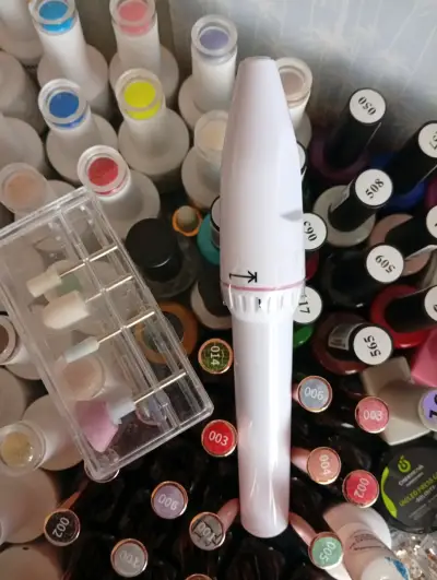 Kit de esmaltes y accesorios para uñas - miniatura 2