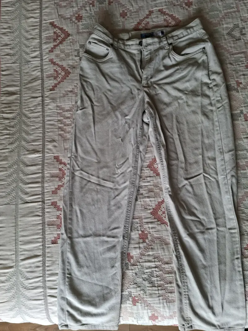 Jeans de Hombre en Colores Variados - 1