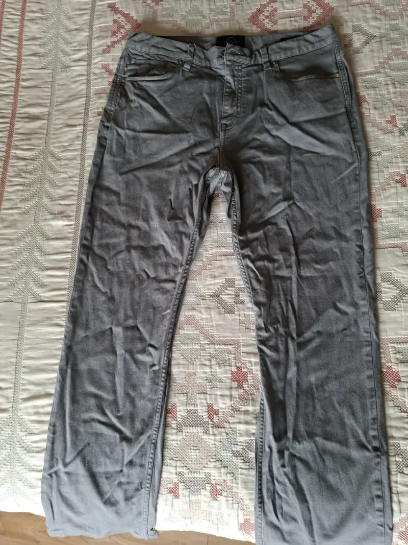 Jeans de Hombre en Colores Variados - 2