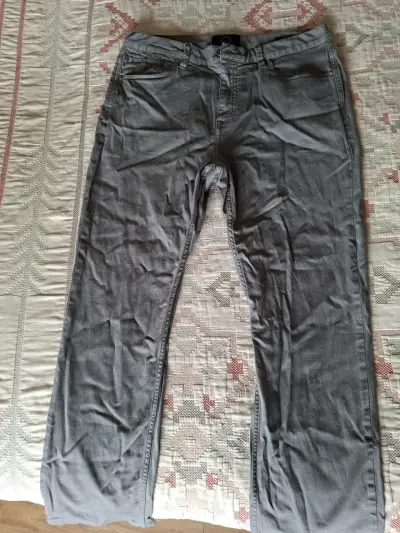 Jeans de Hombre en Colores Variados - miniatura 2