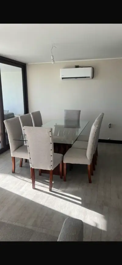 Juego de Comedor con Mesa de Vidrio y 8 Sillas - miniatura 1