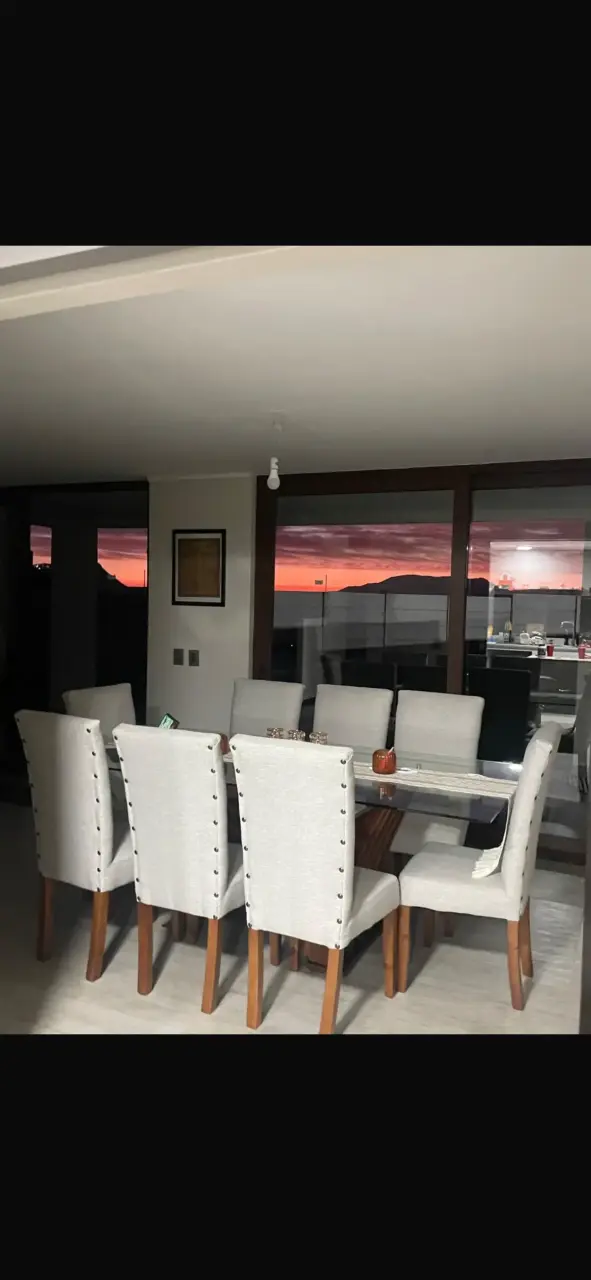 Juego de Comedor con Mesa de Vidrio y 8 Sillas - 2