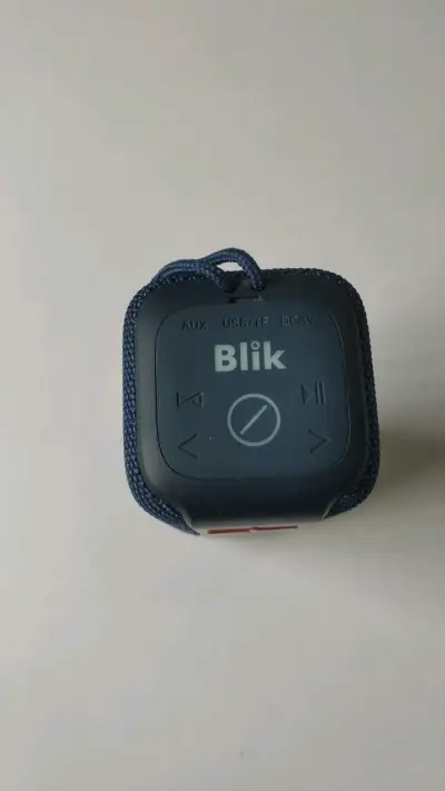 Parlante Bluetooth Blik portátil resistente al agua - miniatura 3