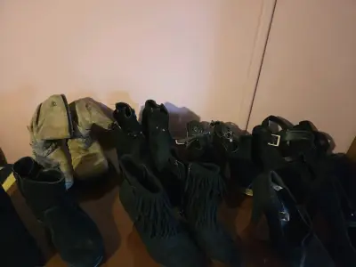 Lote de Botines y Tacones Negros para Mujer - miniatura 1