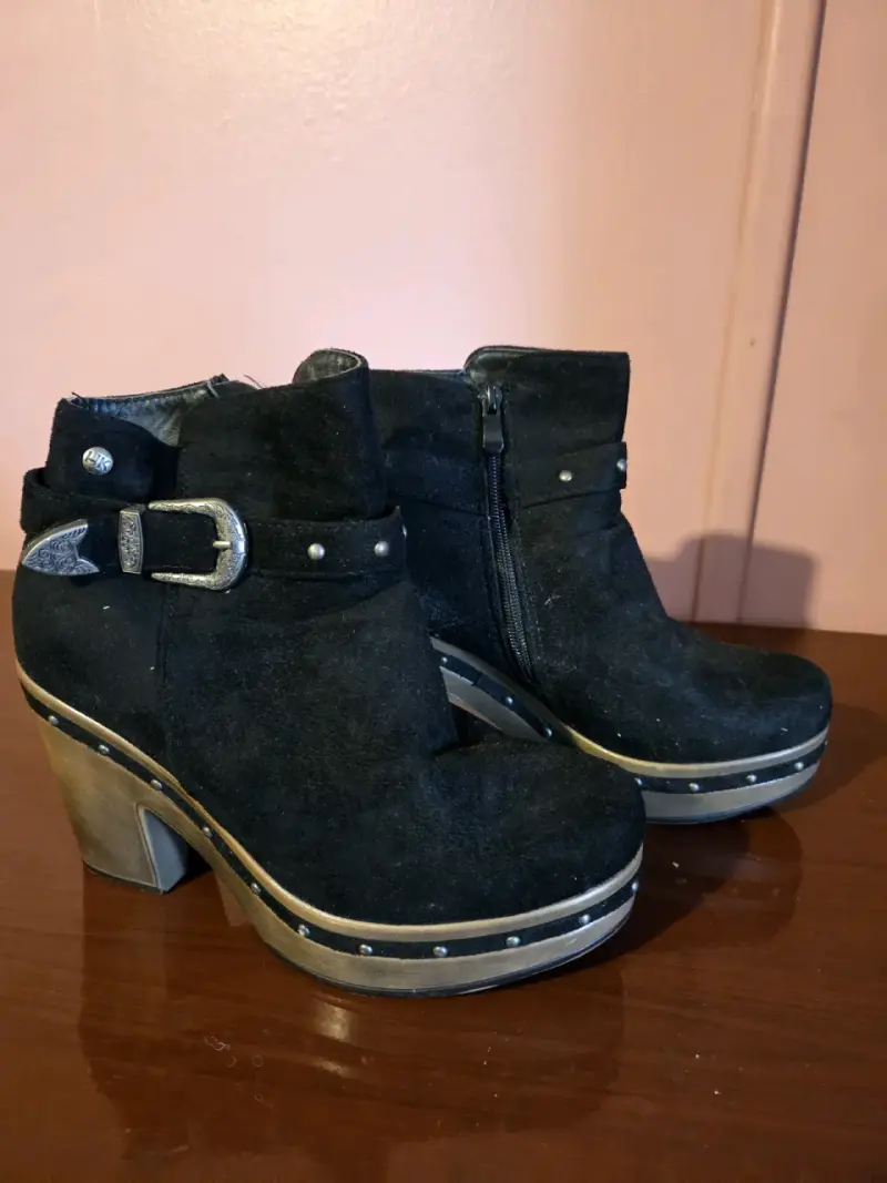 Lote de Botines y Tacones Negros para Mujer - 2