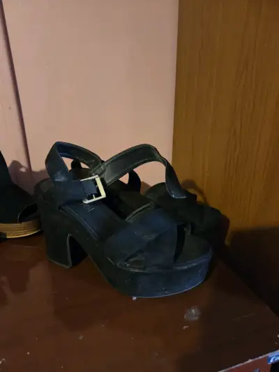 Botines de gamuza marrón con hebilla - miniatura 2