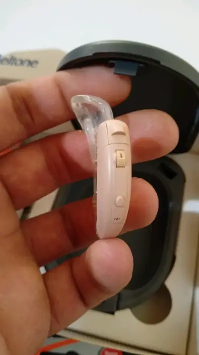 Audífono Beltone con estuche y baterías - miniatura 2