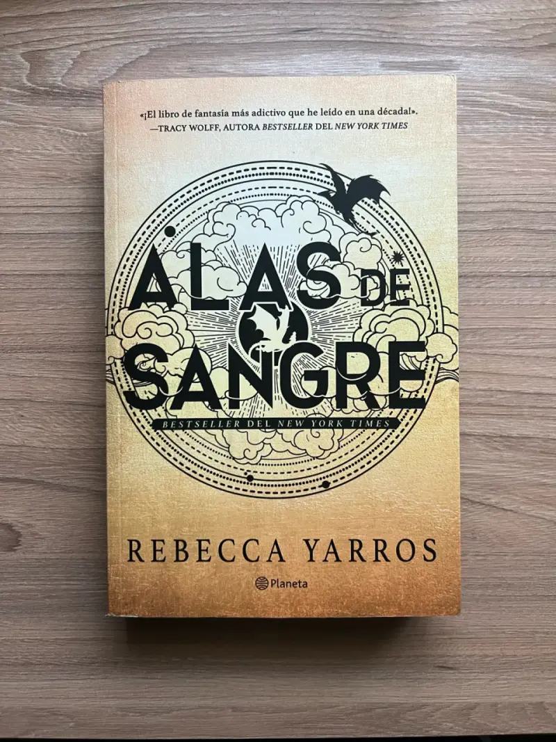 Libro 'Alas de Sangre' de Rebecca Yarros - 1