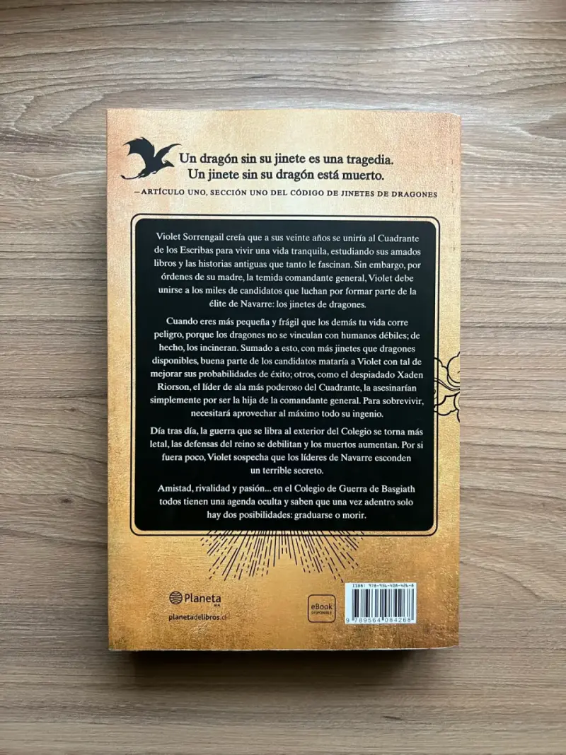 Libro 'Alas de Sangre' de Rebecca Yarros - 2