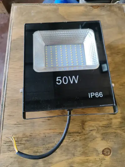 Reflector LED 50W IP66 para exteriores - miniatura 1