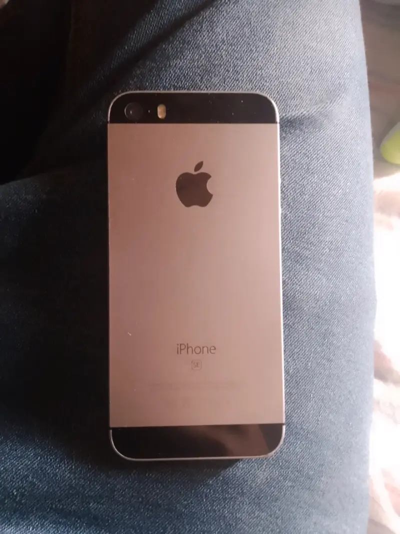 iPhone SE 2016 usado en buen estado - 3