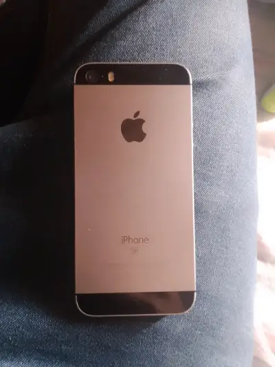 iPhone SE 2016 usado en buen estado - miniatura 3