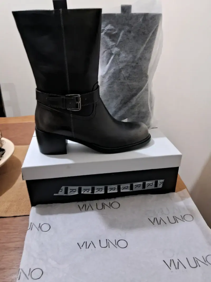 Botas negras de cuero Via Uno con hebilla - 2