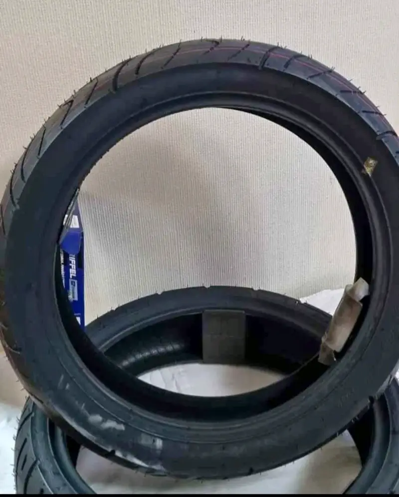 Neumático de moto 140/70-17 nuevo - 1