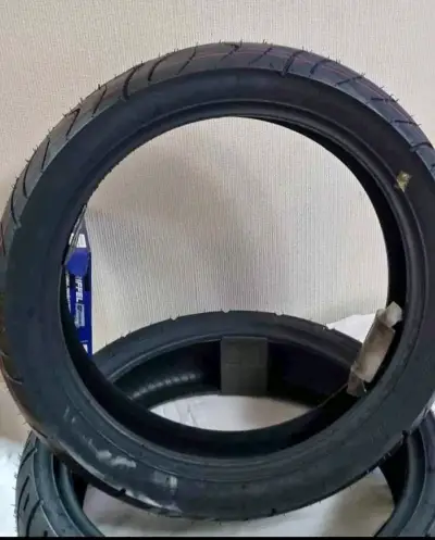 Neumático de moto 140/70-17 nuevo - miniatura 1