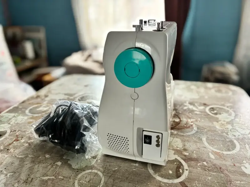 Máquina de Coser Janome 3008 con Accesorios - 1