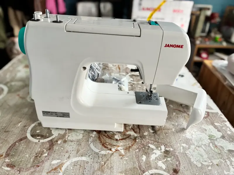 Máquina de Coser Janome 3008 con Accesorios - 2