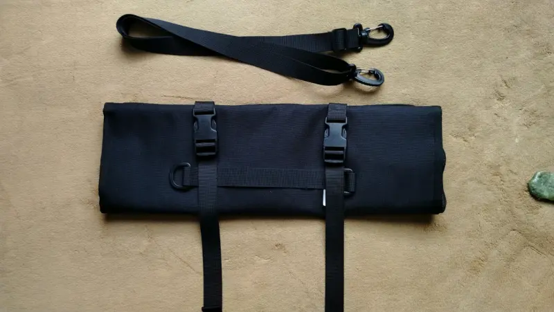 Funda negra para cuchillos con correas ajustables - 1