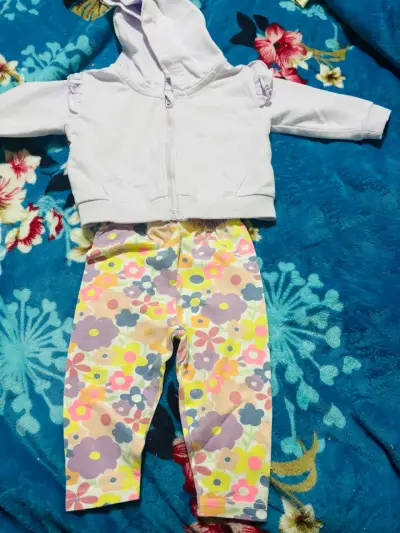 Conjunto de ropa infantil con estampado de leopardo - miniatura 2