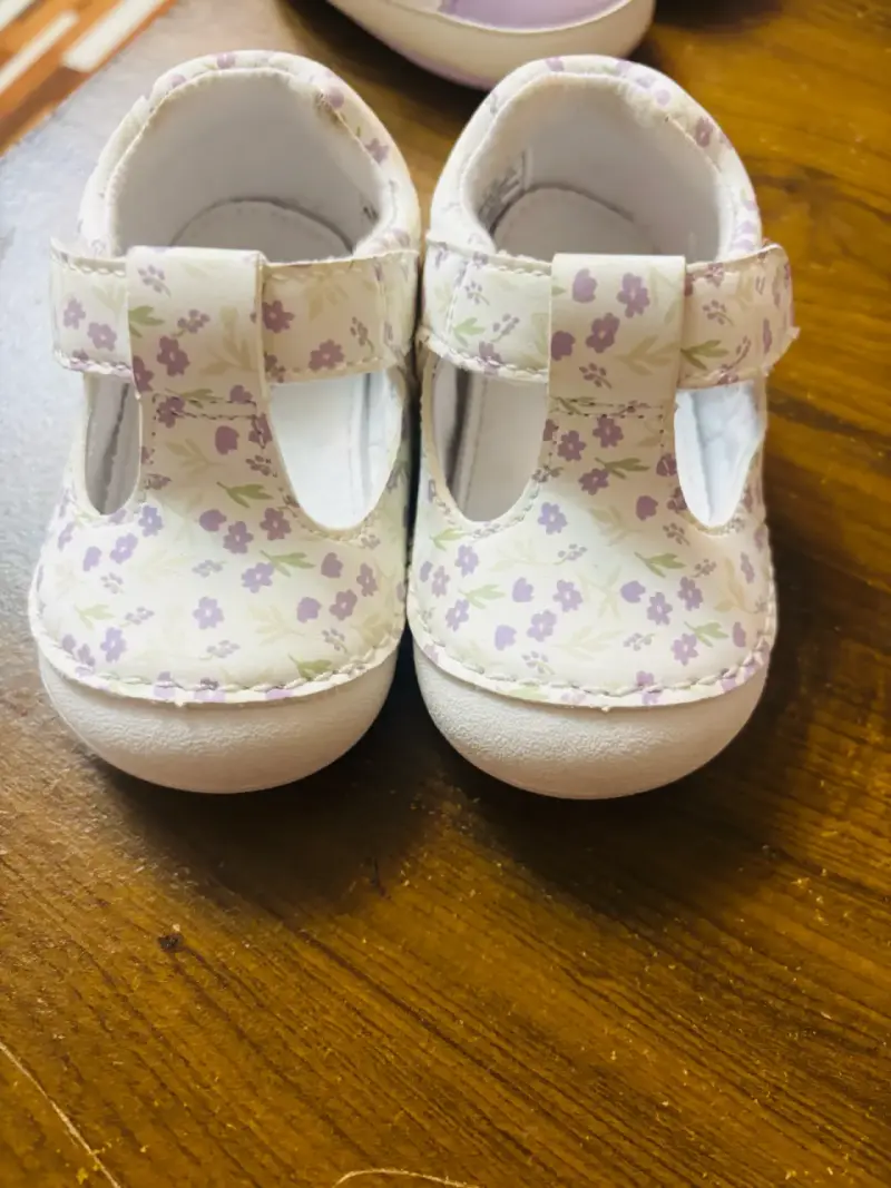 Zapatos de bebé variados con diseño y color - 2