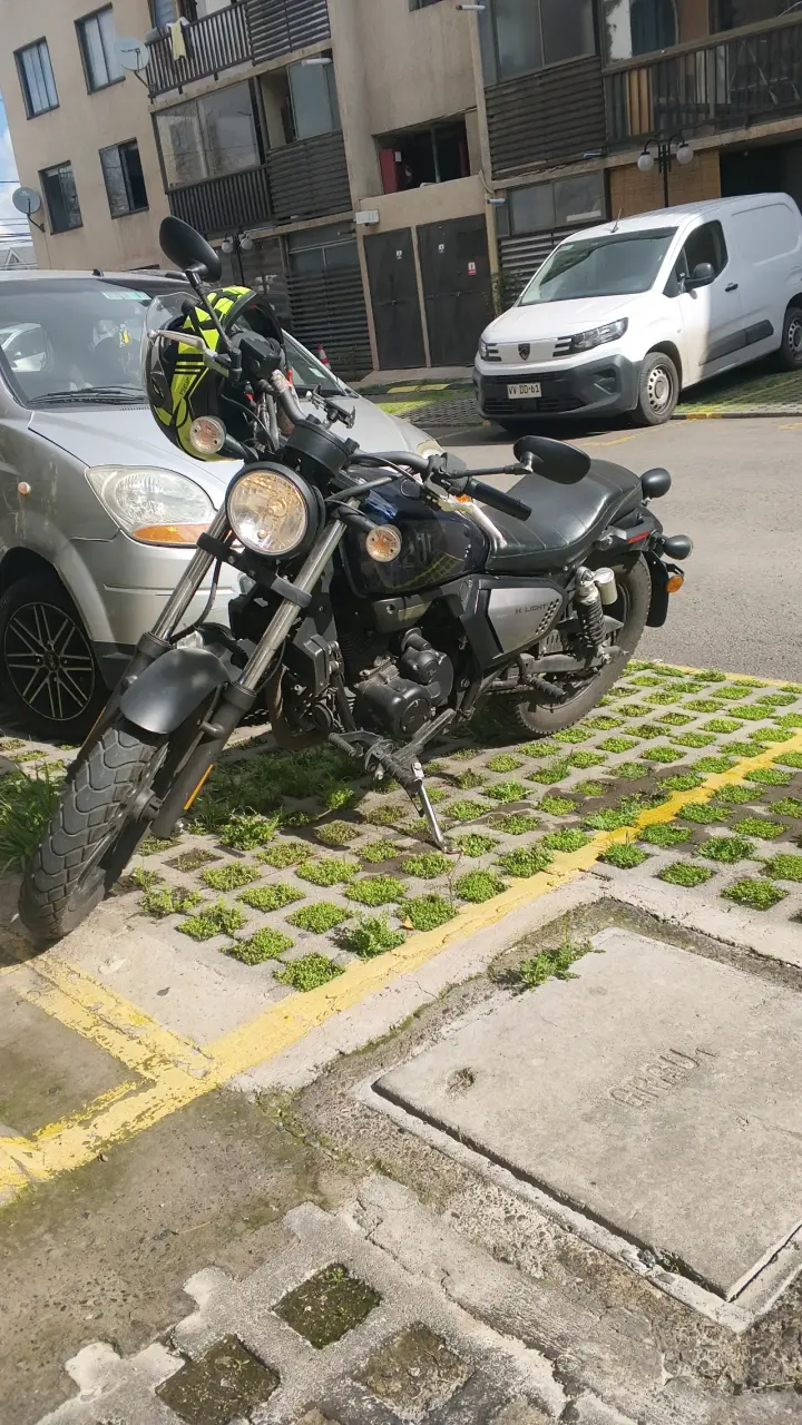 Moto Keeway K-Light 202 en buen estado - 1