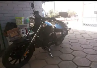 Moto Keeway K-Light 202  en buen estado - miniatura 4