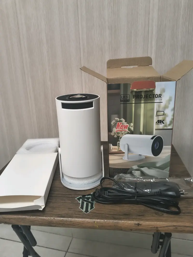 Proyector LED 4K Ultra HD Blanco - 3