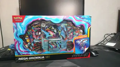 Caja Premium Pokémon Mega Greninja EX - miniatura 1