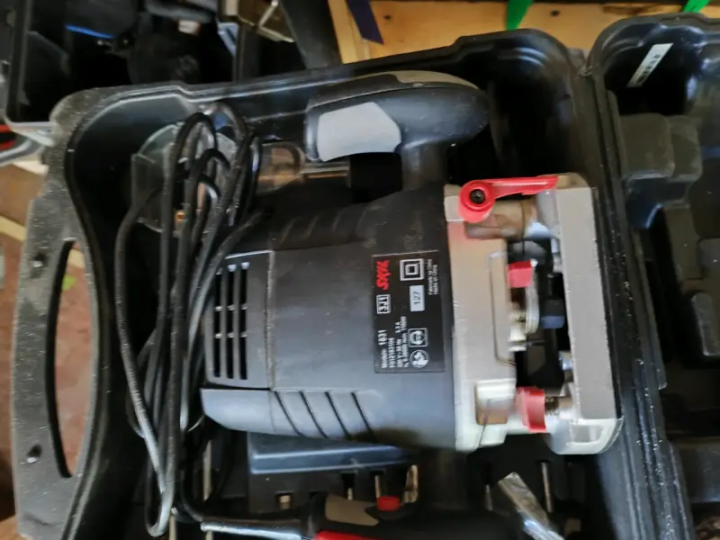 Fresadora eléctrica Skil con estuche - 1