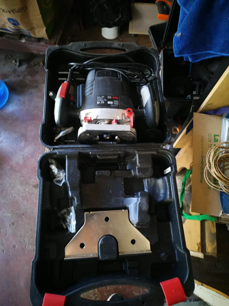 Fresadora eléctrica Skil con estuche - 2
