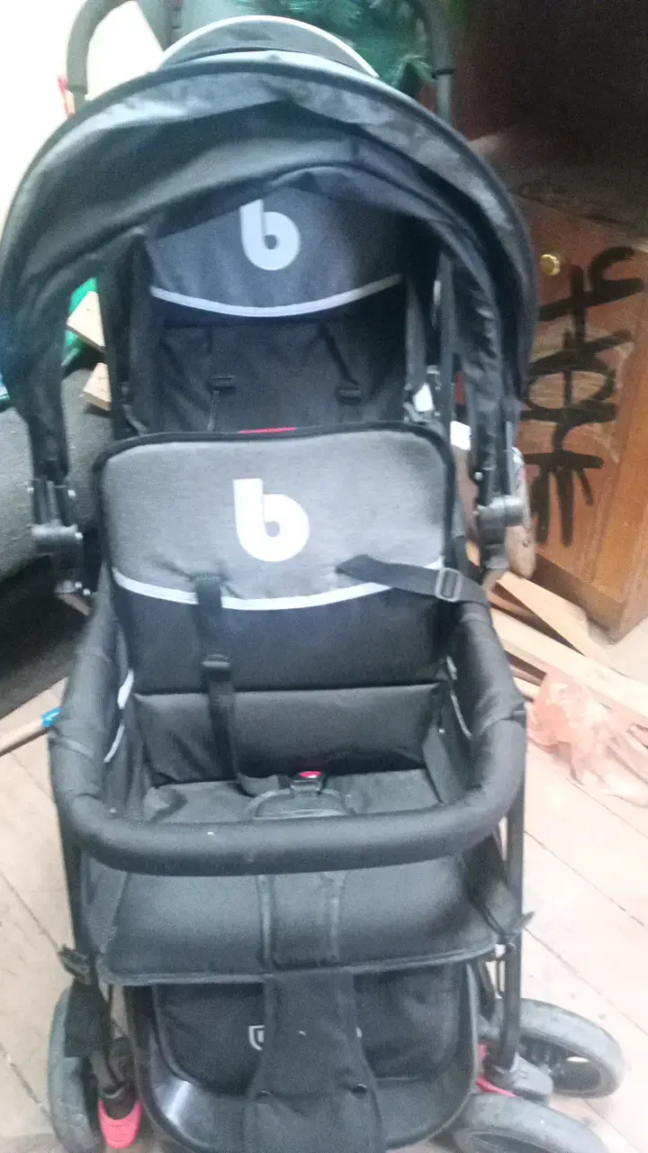 Coche doble para bebé negro con capota - 2
