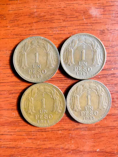Monedas antiguas de 1 peso chileno (1942-1945) - miniatura 2