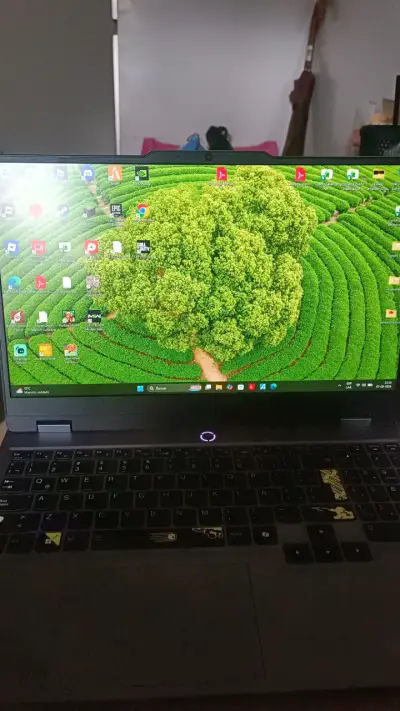 Laptop Intel Core i5 12va Gen con NVIDIA RTX 3050 - miniatura 1