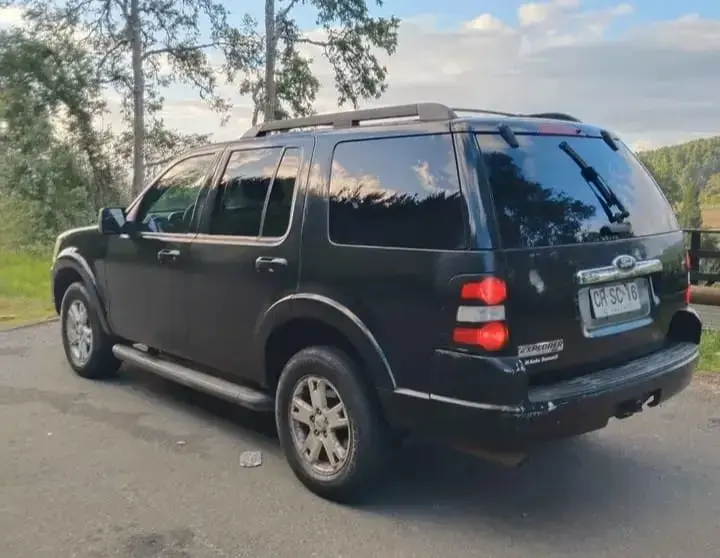 Ford Explorer XLT 4x2 en excelente estado. 4.0 lt - 1