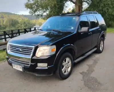 Ford Explorer XLT 4x2 en excelente estado. 4.0 lt - miniatura 2